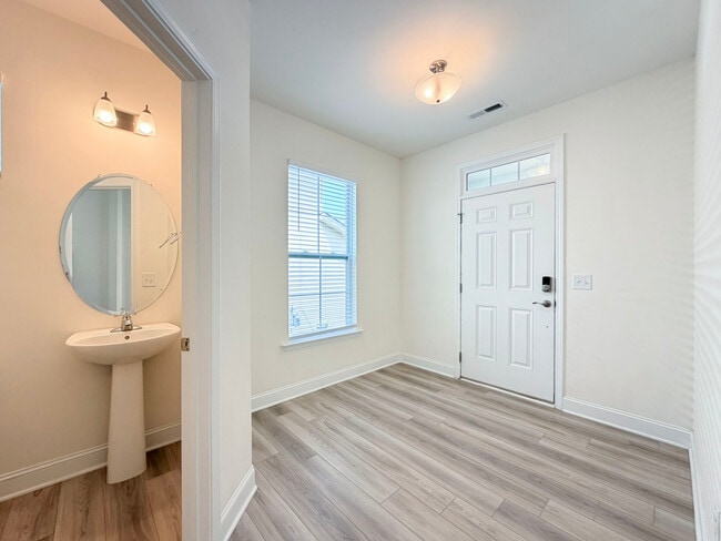 Photo - 563 Whitley Ridge Dr