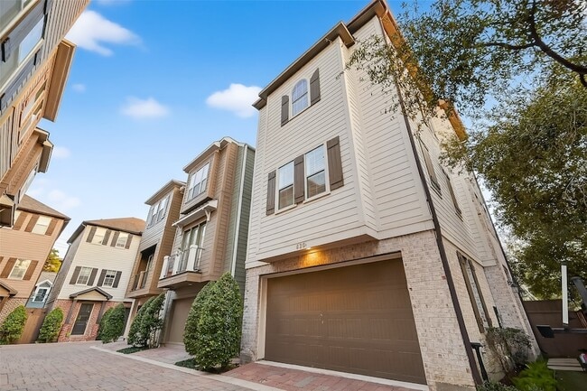 Photo - 620 Rutland St