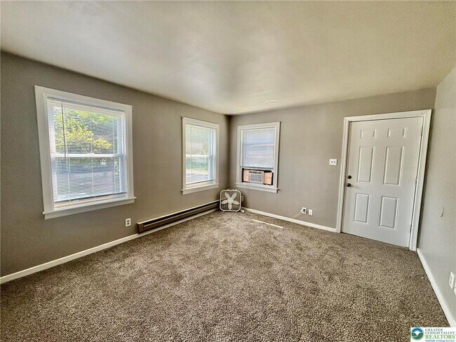 Photo - 101 W Grant St