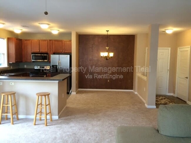 Photo - 920 Southmoor Dr Unit 205