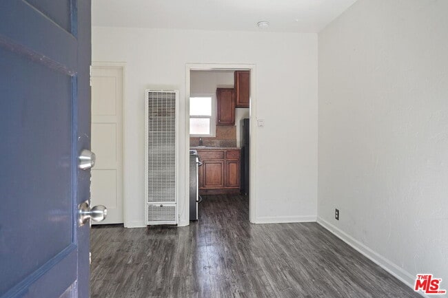 Photo - 216 1/2 6th Ave