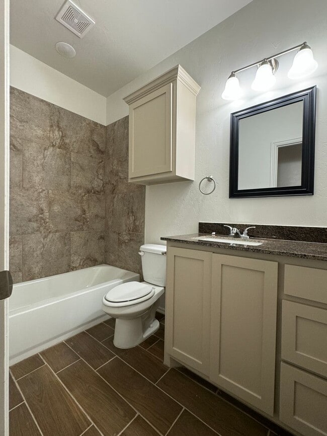 Photo - 1305 SW Pennsylvania Ave Unit 1305 SW Pennsylvania Apt B