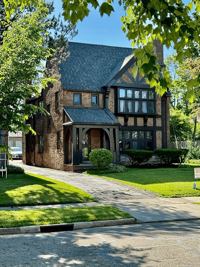 Photo - 3682 Glencairn Rd Unit 1st Floor