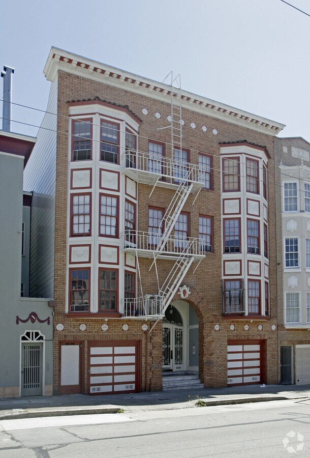 Photo - 1437 Chestnut St Apartments