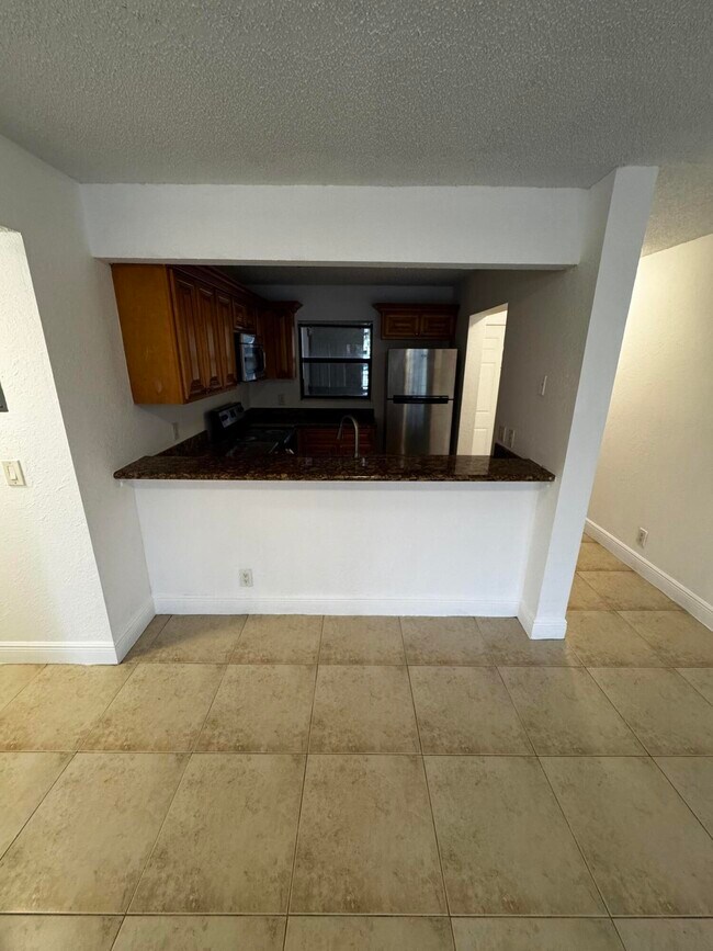 Photo - 1525 Lake Crystal Dr Unit C