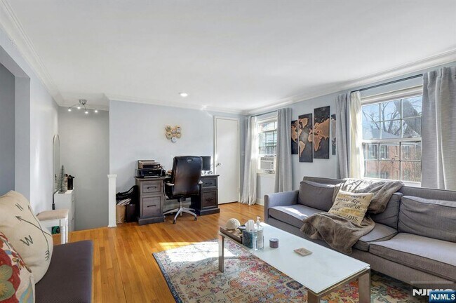 Photo - 190 Knickerbocker Rd Unit #10