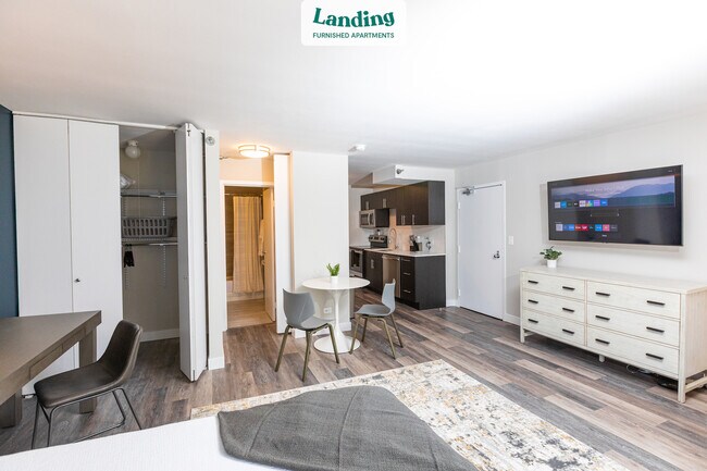 Photo - 1 E Delaware Pl Unidad 31F.1001