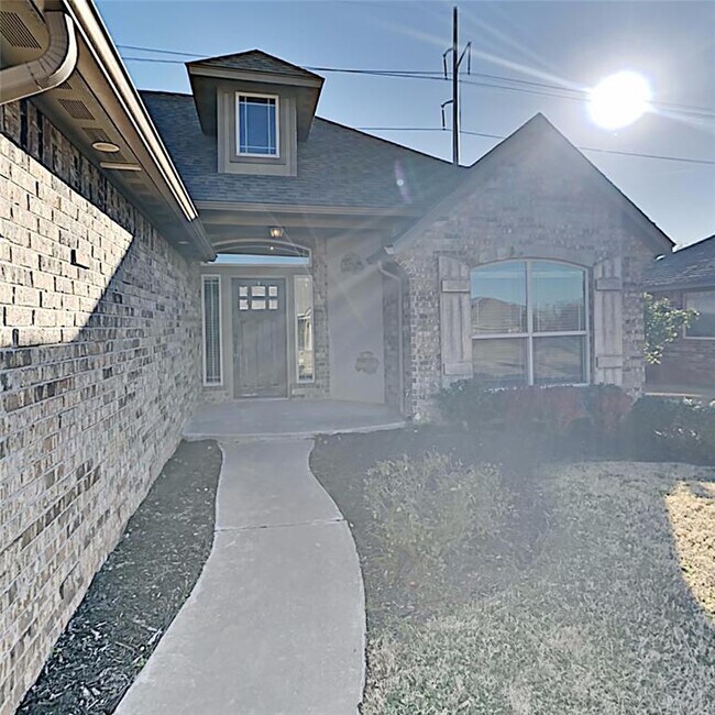 Photo - 1612 NW 157th Cir