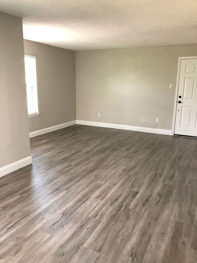 3716 Idlebrook Cir