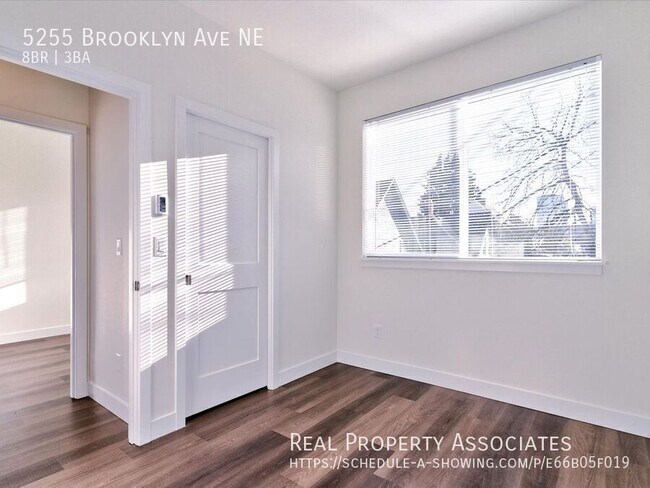 Photo - 5255 Brooklyn Ave NE