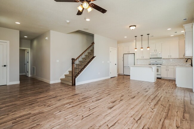 Photo - 1611 W Parkview Dr