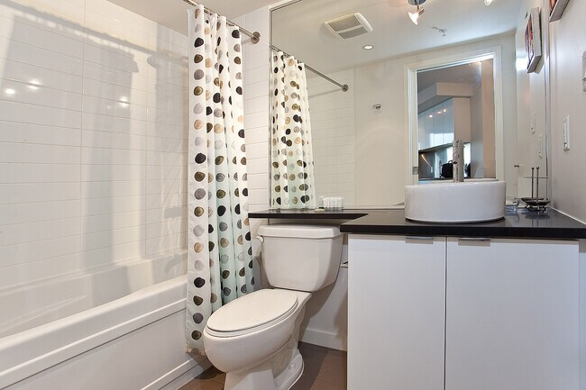 Photo - 788 Hamilton St