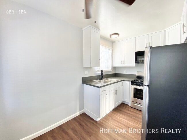 Photo - 1661 N Bronson Ave Unit 3