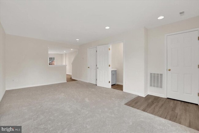 Photo - 43539 Kiplington Square