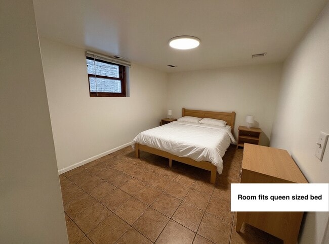 Dormitorio 2 - 2820 N Hamlin Ave Unidad BSMT