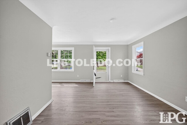 Photo - 4406 Asbury Dr