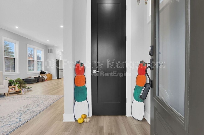 Photo - 105 Encore Park Bend