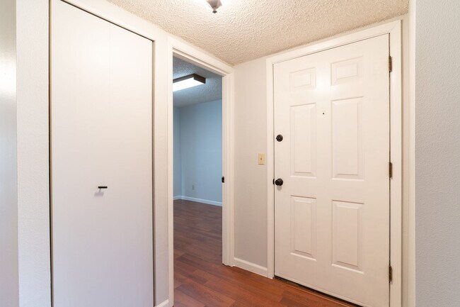 Photo - SPACIOUS 3 BEDROOM CONDO! CONVENIENT LOCATION!