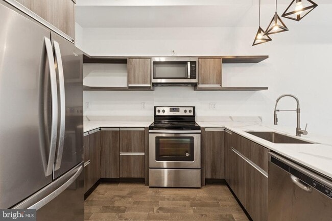 Building Photo - 2028 E Fletcher St Unit 2