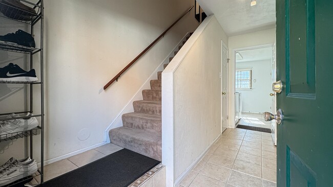 Photo - 519 W 20th St