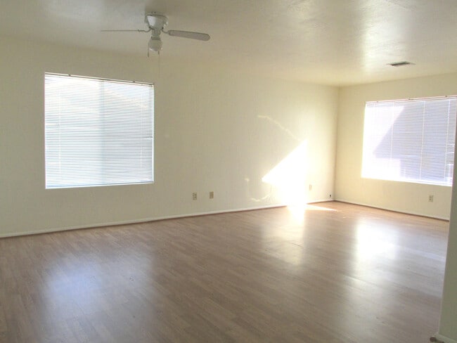 Living room - 631 N Sartillion Ave
