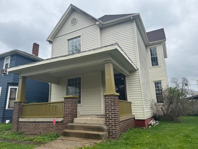 Building Photo - 415 S 13th St