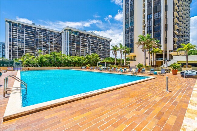 Photo - 1915 Brickell Ave