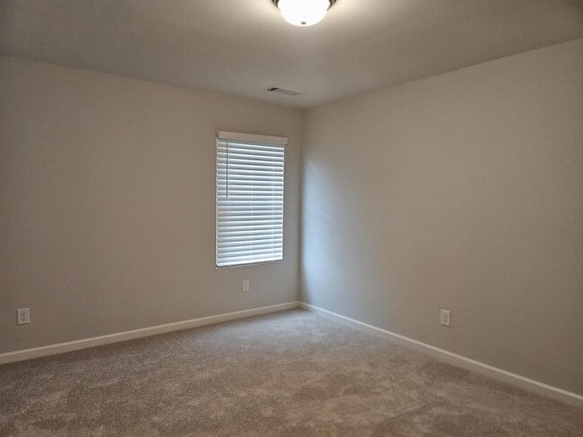 Photo - 1290 Jordan Brook Dr