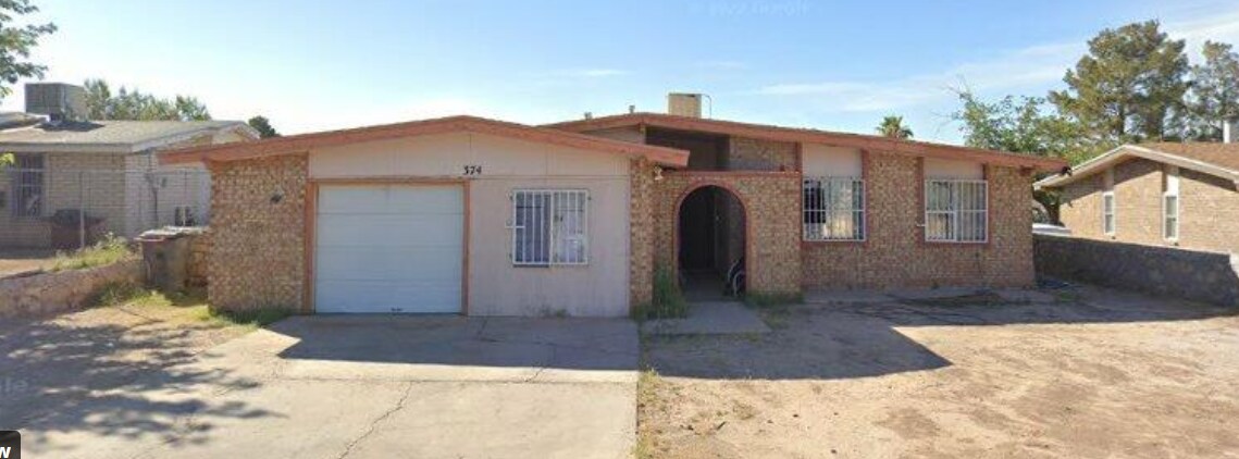Photo - 374 Lomaland Dr
