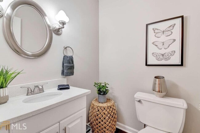 Photo - 5573 Roberts Dr