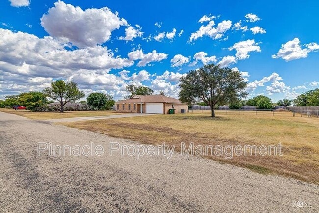 Photo - 1013 Scott Ln