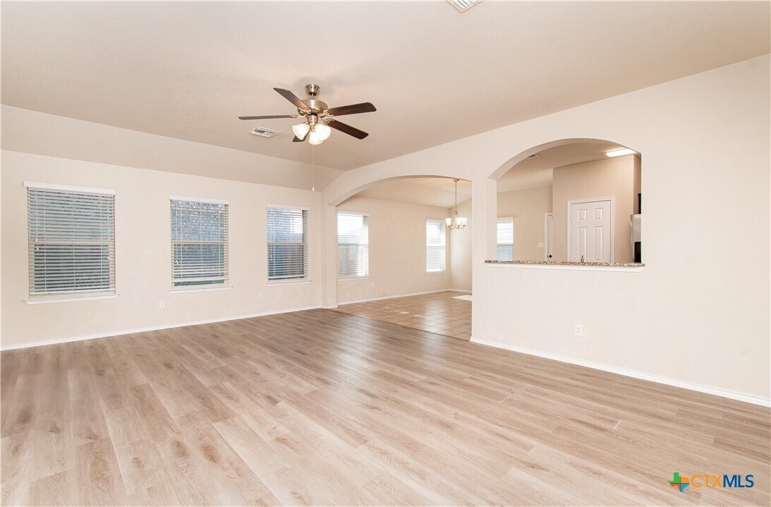 Photo - 5304 Waterbank Ln