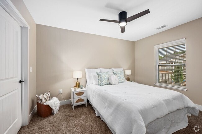 Primrose 2 Bed/2 Bath 1350 sqft - The Flats of Acme Village Rental