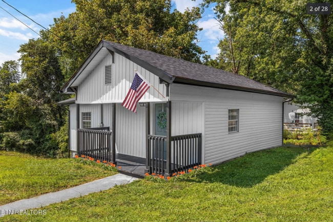 Photo - 3822 Hampton Ave