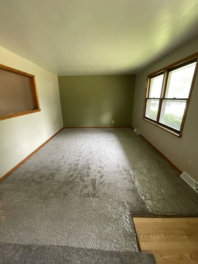 1 Suburban Ct