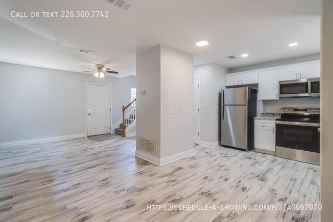 233 Milray Ln