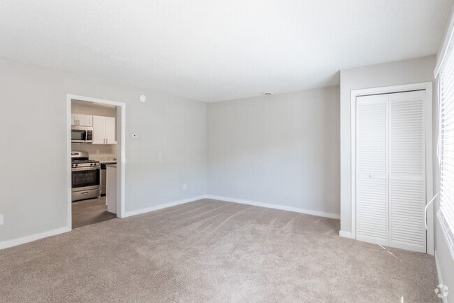 1BR, 1BA -700sqft