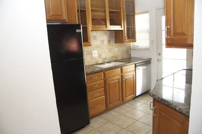 Photo - 43293 Sweetwood St