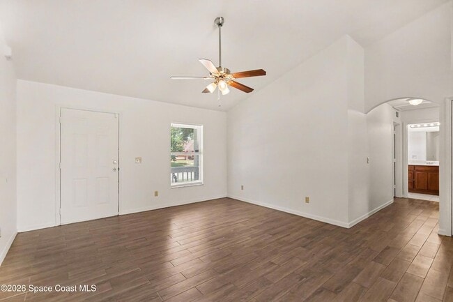 Photo - 934 Westport St SE