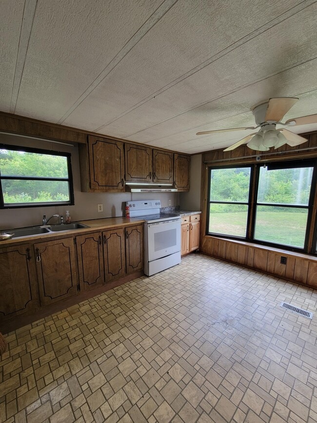 Photo - 26750 Line Rd
