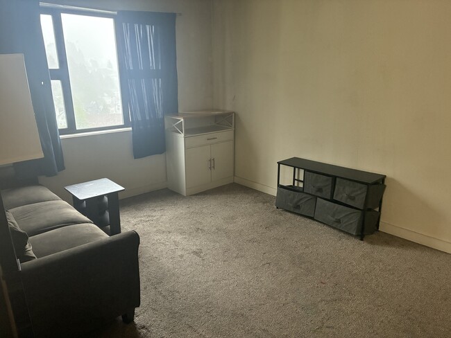 119 Austin St
