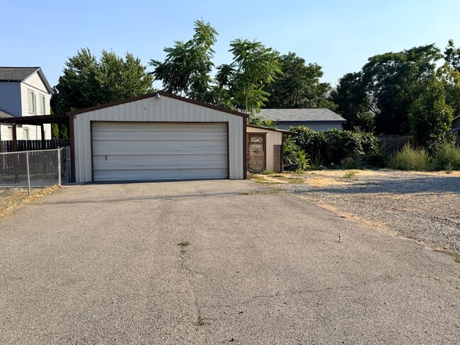 Photo - 1006 Cascade St