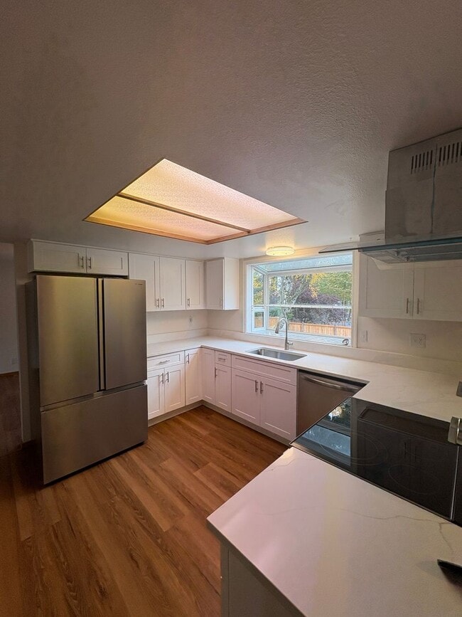 Photo - Fairwood Home for lease two story fenced y...