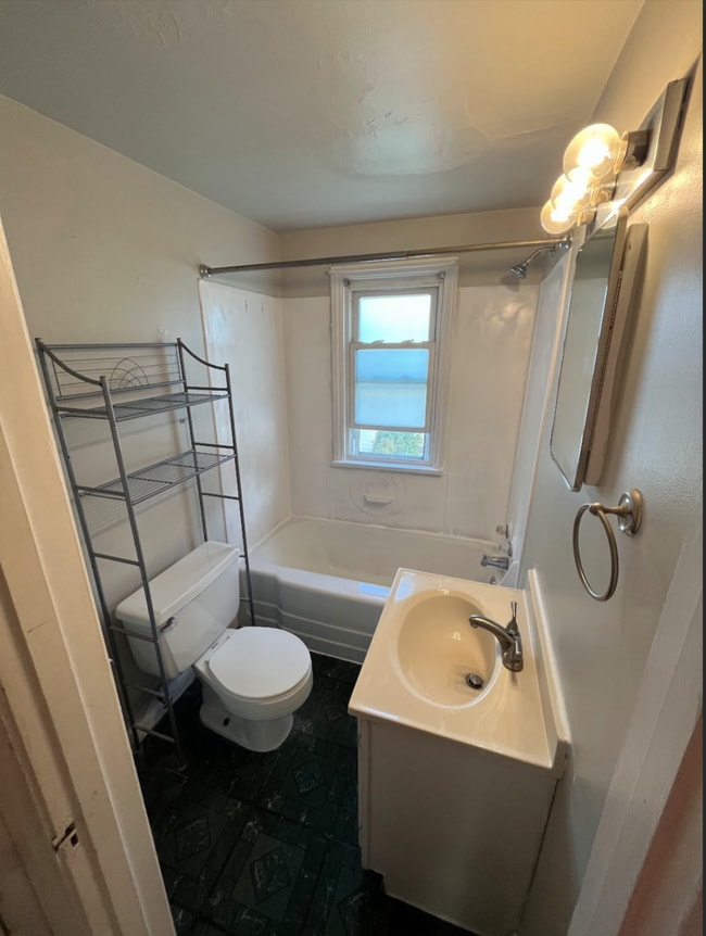 Photo - 402 W William St Unit 3