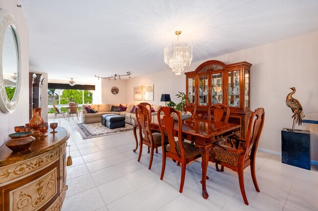 Photo - 5749 Gemstone Ct Unidad 406