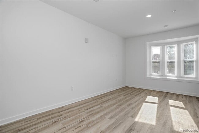 Photo - 799 E Grand Blvd Unit 8