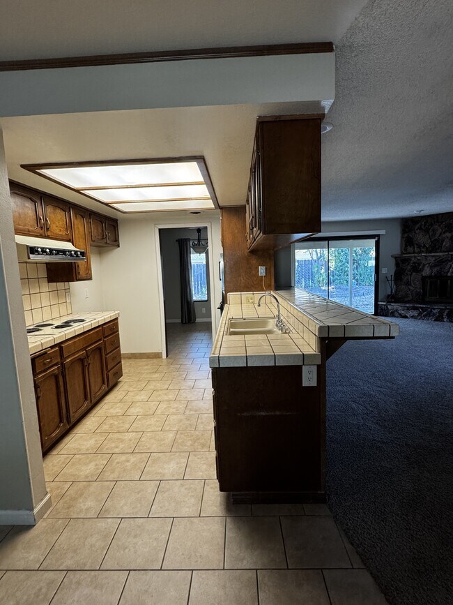 Photo - 1591 Christifer Ln House