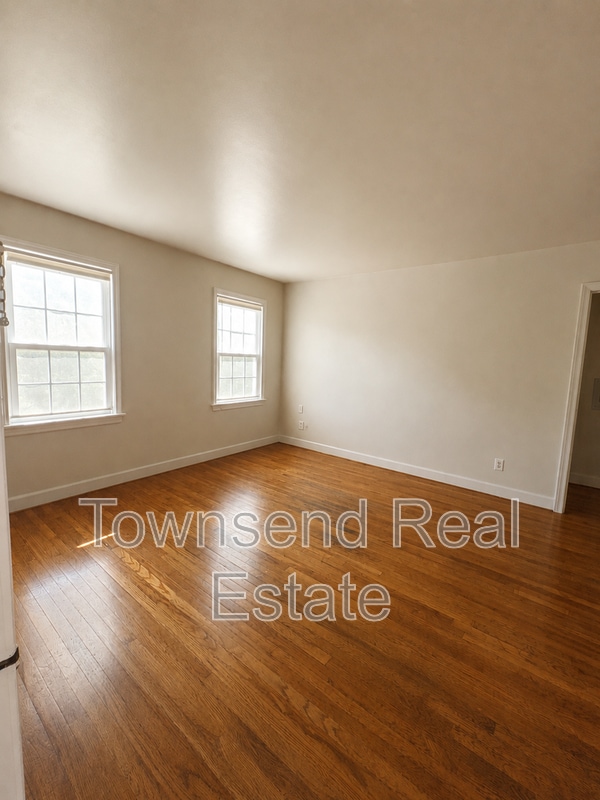 Photo - 507 Martine Rd