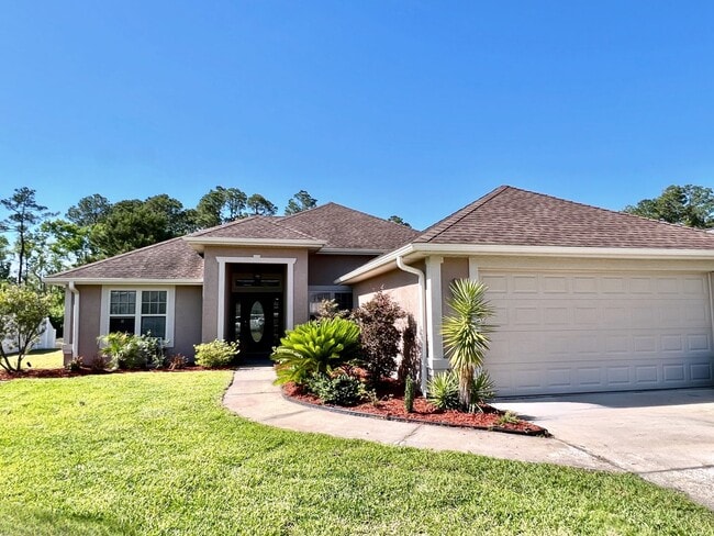 3-Bedroom, 2-Bath Home with Pool Access an... - 3-Bedroom, 2-Bath Home with Pool Access an...