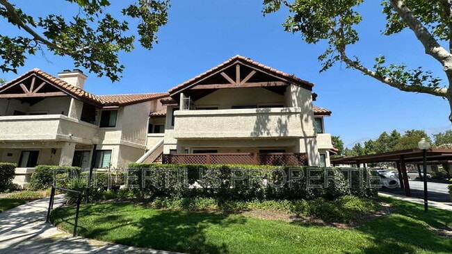 Building Photo - 8331 Vineyard Ave
